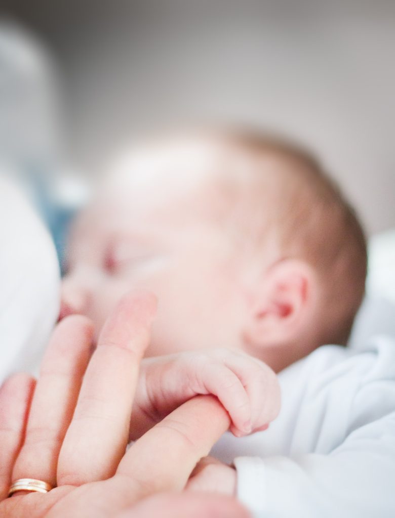 Bébé pendant l'allaitement
